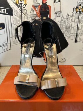 Steve Madden Sandals with a Contrast Bow